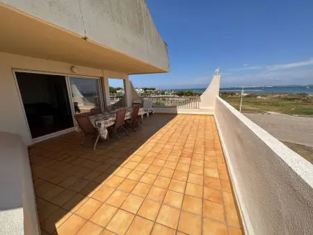 Appartement 3 pièces, terrasse vue mer, plage à pied, Port Camargue : photo 2