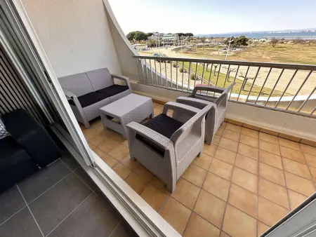 Appartement 3 pièces, terrasse vue mer, plage à pied, Port Camargue : photo 4