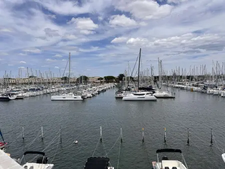 Appartement 2 pièces vue port, terrasse et parking à Port Camargue : photo 2