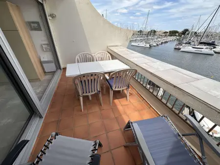 Appartement 2 pièces vue port, terrasse et parking à Port Camargue : photo 4