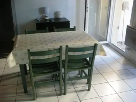 Maison provençale en duplex avec jardinet et parking privé au Grau-du-Roi : photo 5