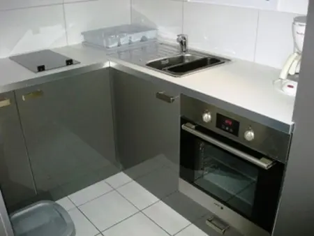 Maison provençale en duplex avec jardinet et parking privé au Grau-du-Roi : photo 7