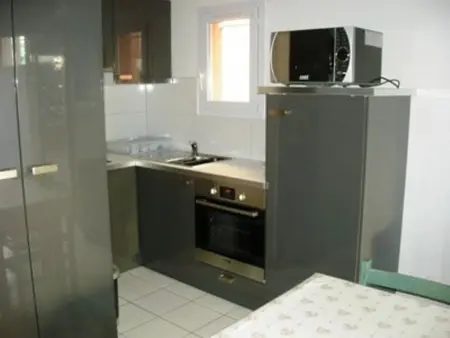 Maison provençale en duplex avec jardinet et parking privé au Grau-du-Roi : photo 8
