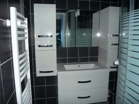 Maison provençale en duplex avec jardinet et parking privé au Grau-du-Roi : photo 9