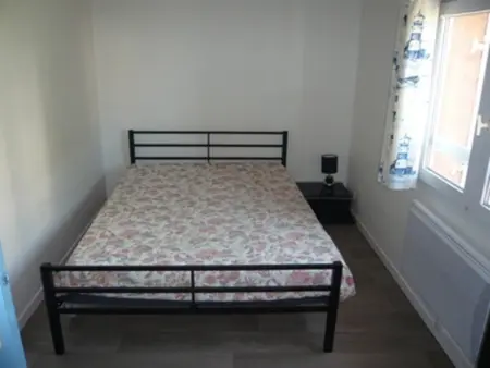 Maison provençale en duplex avec jardinet et parking privé au Grau-du-Roi : photo 10