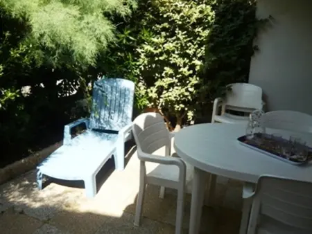 Maison provençale en duplex avec jardinet et parking privé au Grau-du-Roi : photo 16
