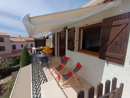 Appartement Fleurie à Fréjus, terrasse sud et piscine : photo 4