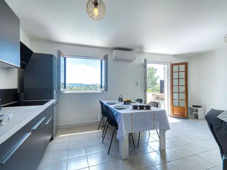 Appartement Fleurie à Fréjus, terrasse sud et piscine : photo 14