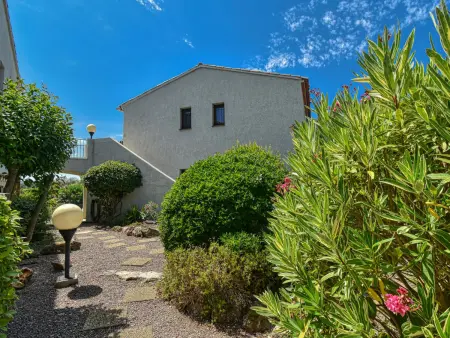 Appartement Fleurie à Fréjus, terrasse sud et piscine : photo 23