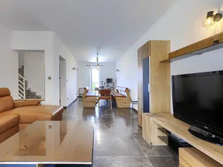 Maison Enka à Banjole : piscine chauffée, 10 personnes : photo 4