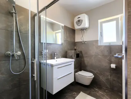 Maison Enka à Banjole : piscine chauffée, 10 personnes : photo 18
