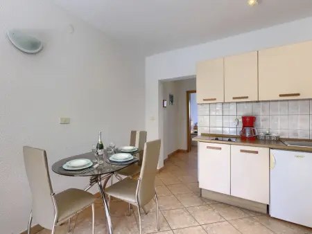 Maison Enka à Banjole : piscine chauffée, 10 personnes : photo 44
