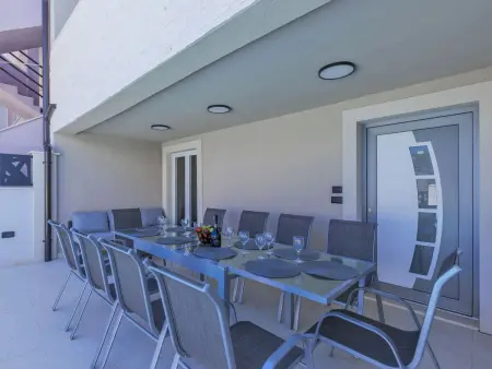 Maison Enka à Banjole : piscine chauffée, 10 personnes : photo 55