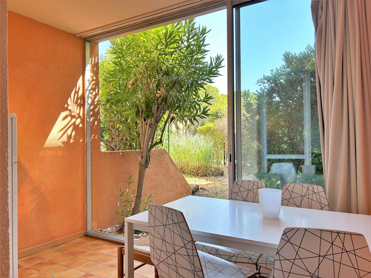 T2 rez-de-jardin avec terrasse à Bormes-les-Mimosas - Photo 2