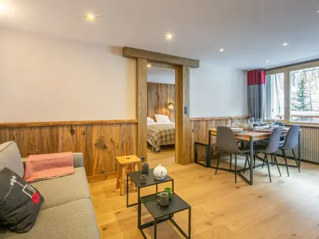 Location appartement à Val d'Isère, Appartement spacieux exposé Sud avec balcon, proche des pistes et commodités, Val-dIsère