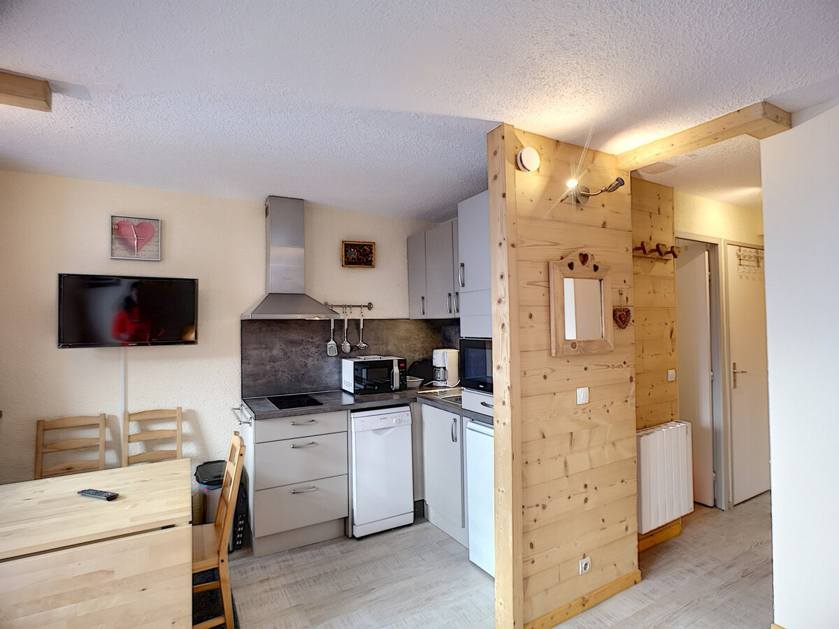 2 pièces 4 pers rénové, balcon sud, pied des pistes - Photo 2