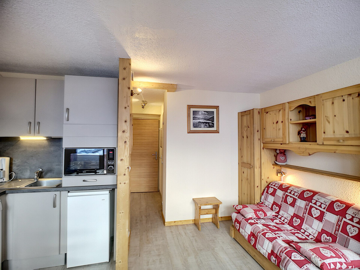 2 pièces 4 pers rénové, balcon sud, pied des pistes - Photo 3