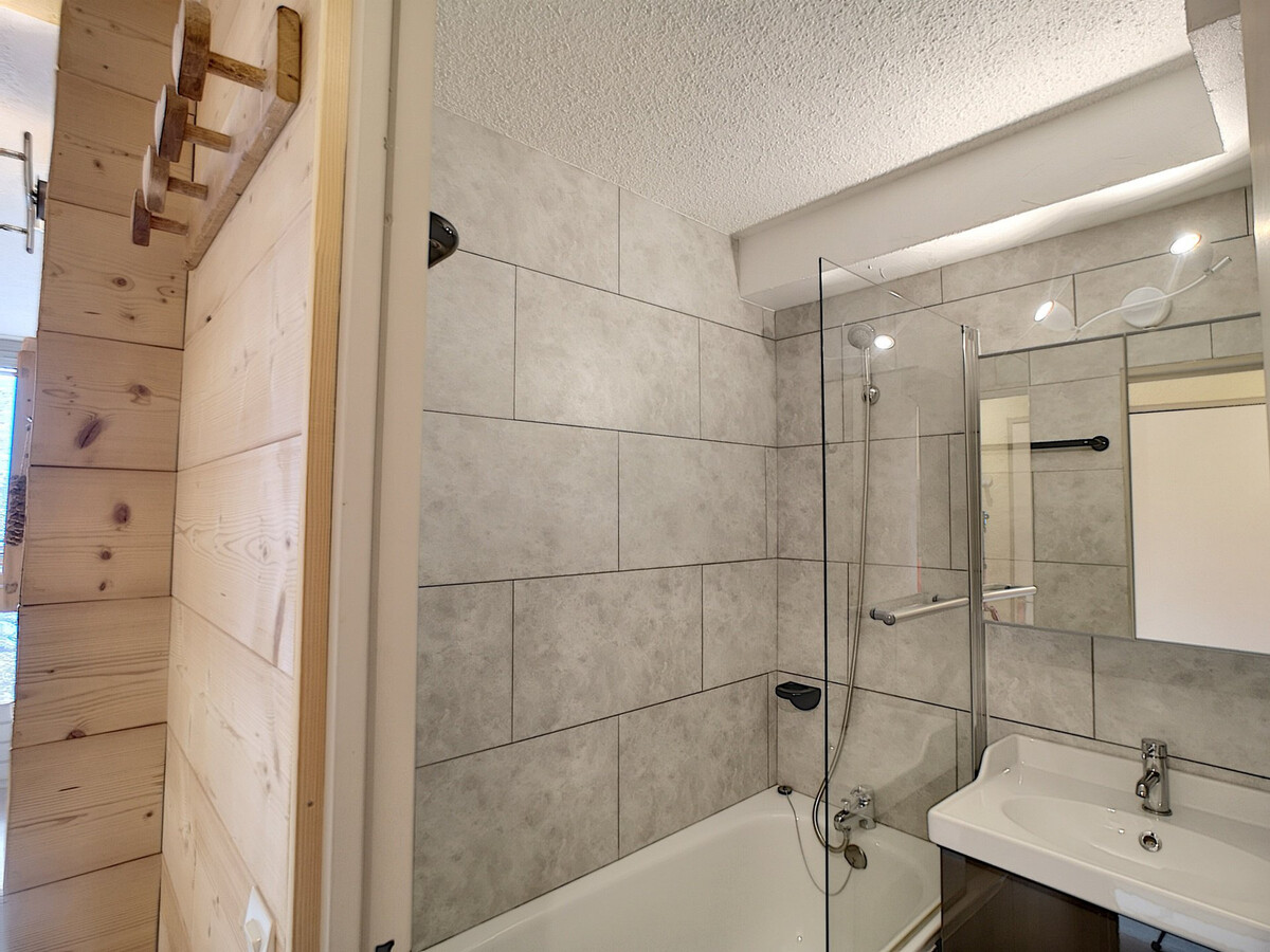 2 pièces 4 pers rénové, balcon sud, pied des pistes - Photo 13