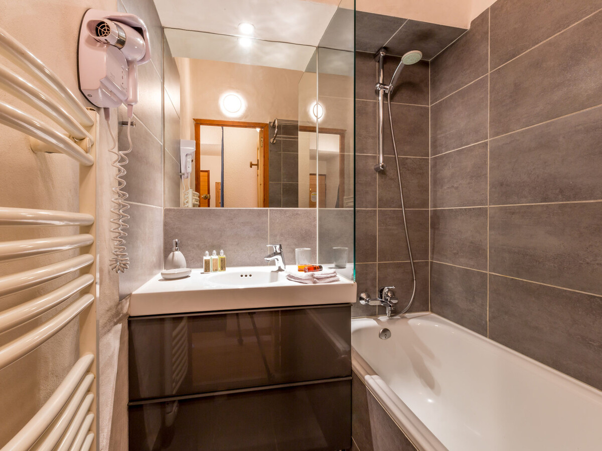 Appartement 35m² pieds des pistes, 4 personnes à Val-d'Isère - Photo 9