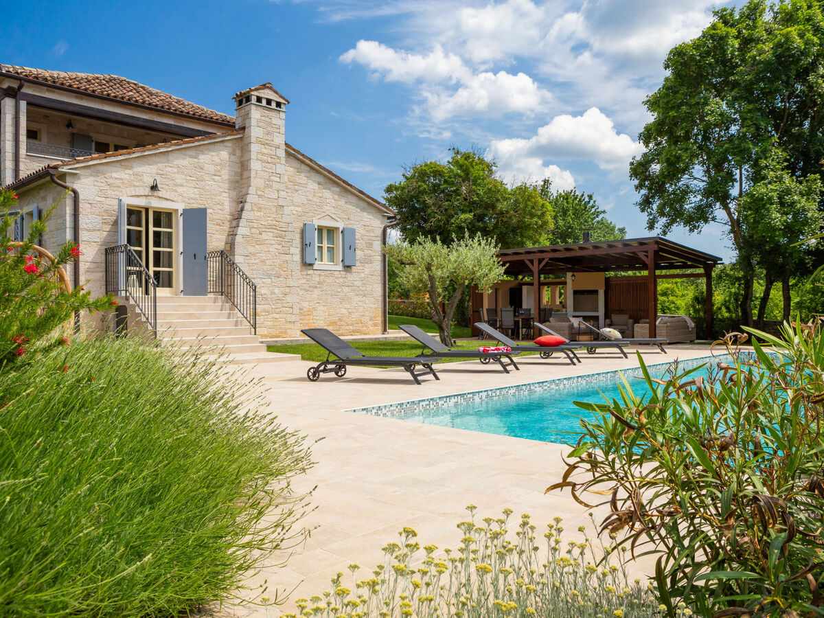 Villa Grando I, maison 260 m² avec piscine chauffée - Photo 1