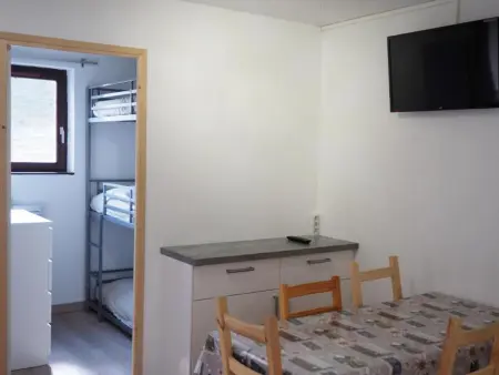 Beau 2P pour 5 pers, rénové, ski aux pieds, parking gratuit : photo 5