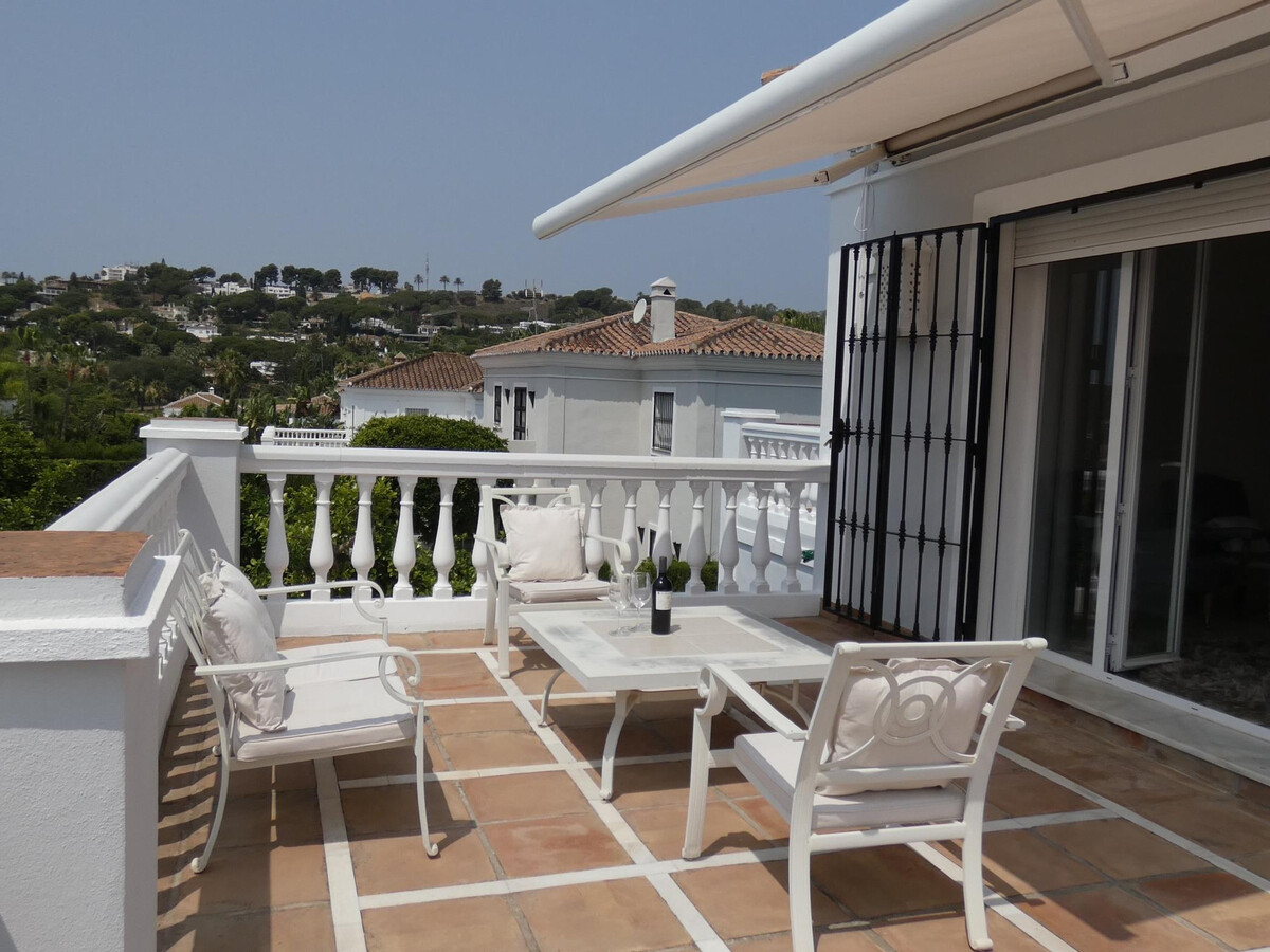 Villa Maisa, 4 chambres à Marbella avec piscine débordement - Photo 3