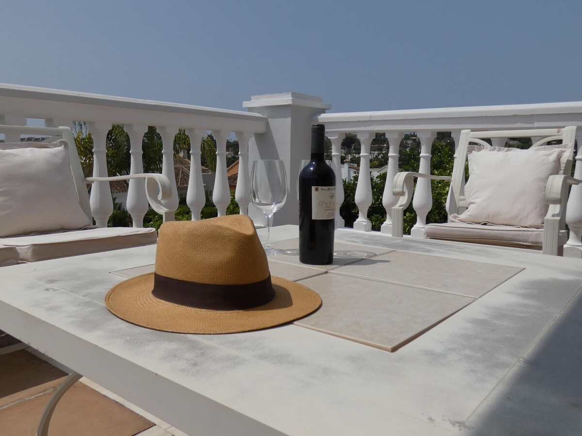Villa Maisa, 4 chambres à Marbella avec piscine débordement - Photo 10