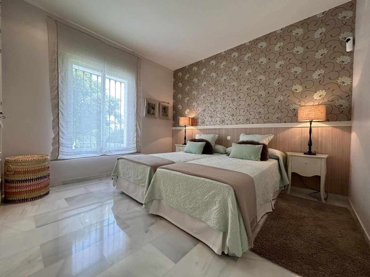Villa Maisa, 4 chambres à Marbella avec piscine débordement - Photo 16