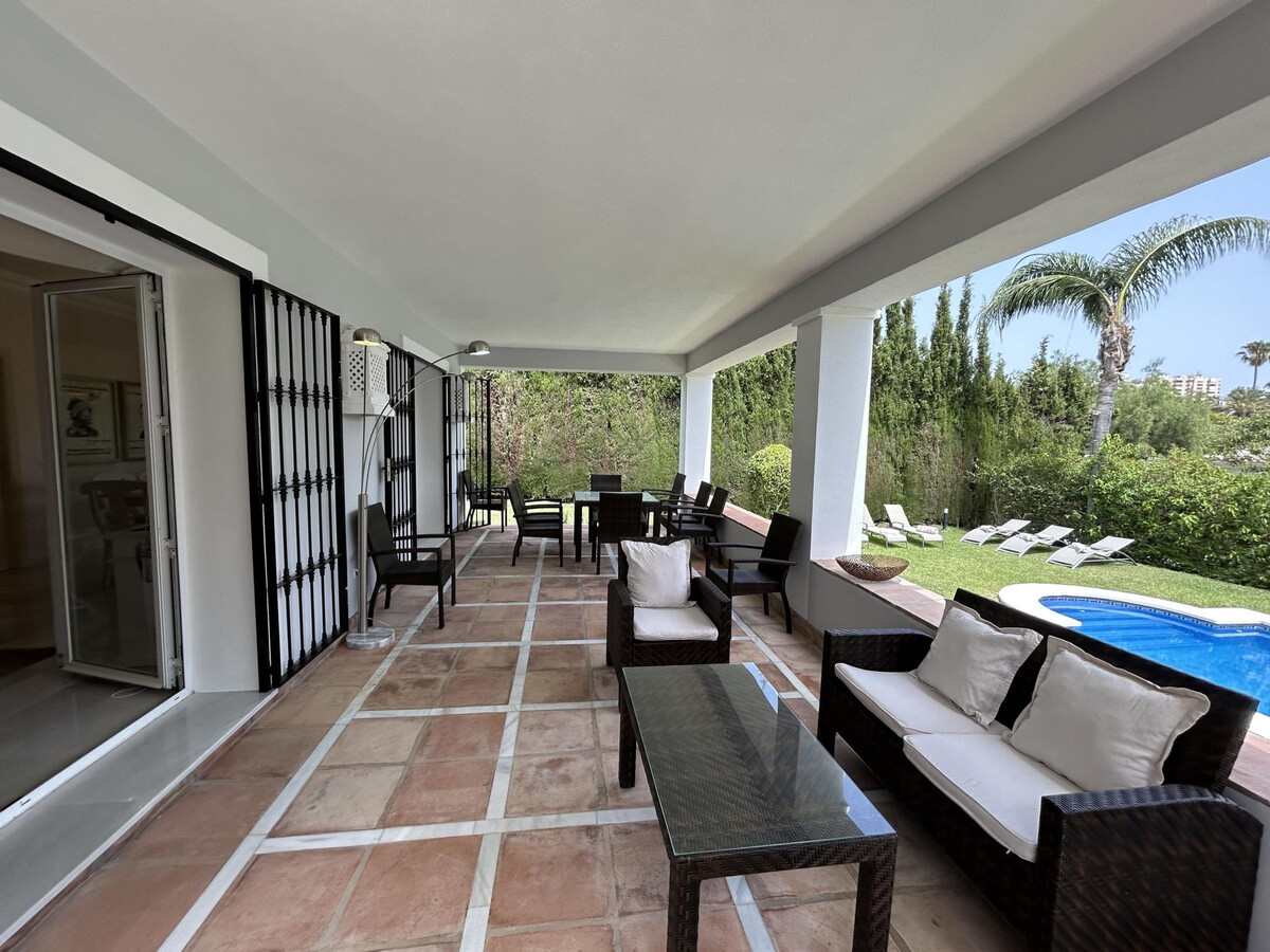 Villa Maisa, 4 chambres à Marbella avec piscine débordement - Photo 21