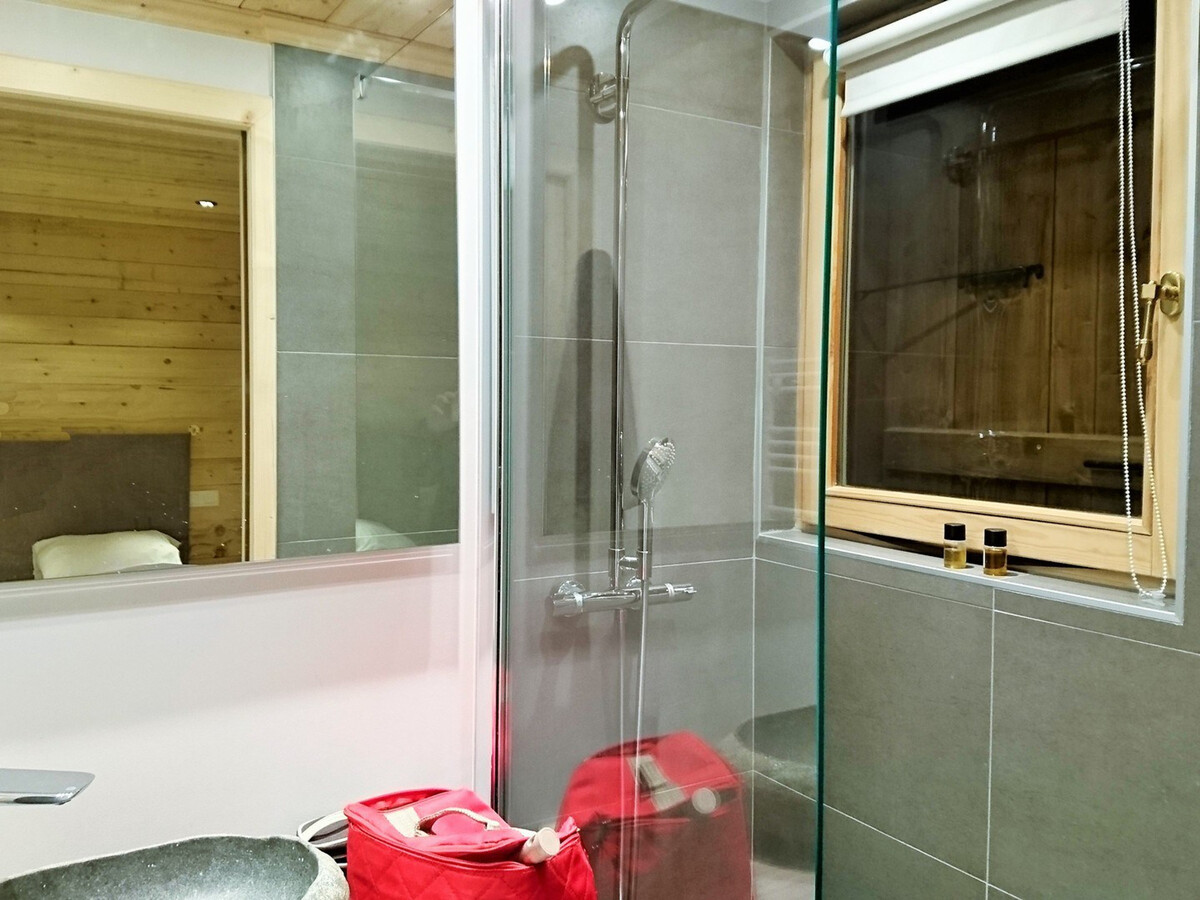 Appartement 130m² sauna & jacuzzi, vue montagne à La Tania - Photo 14