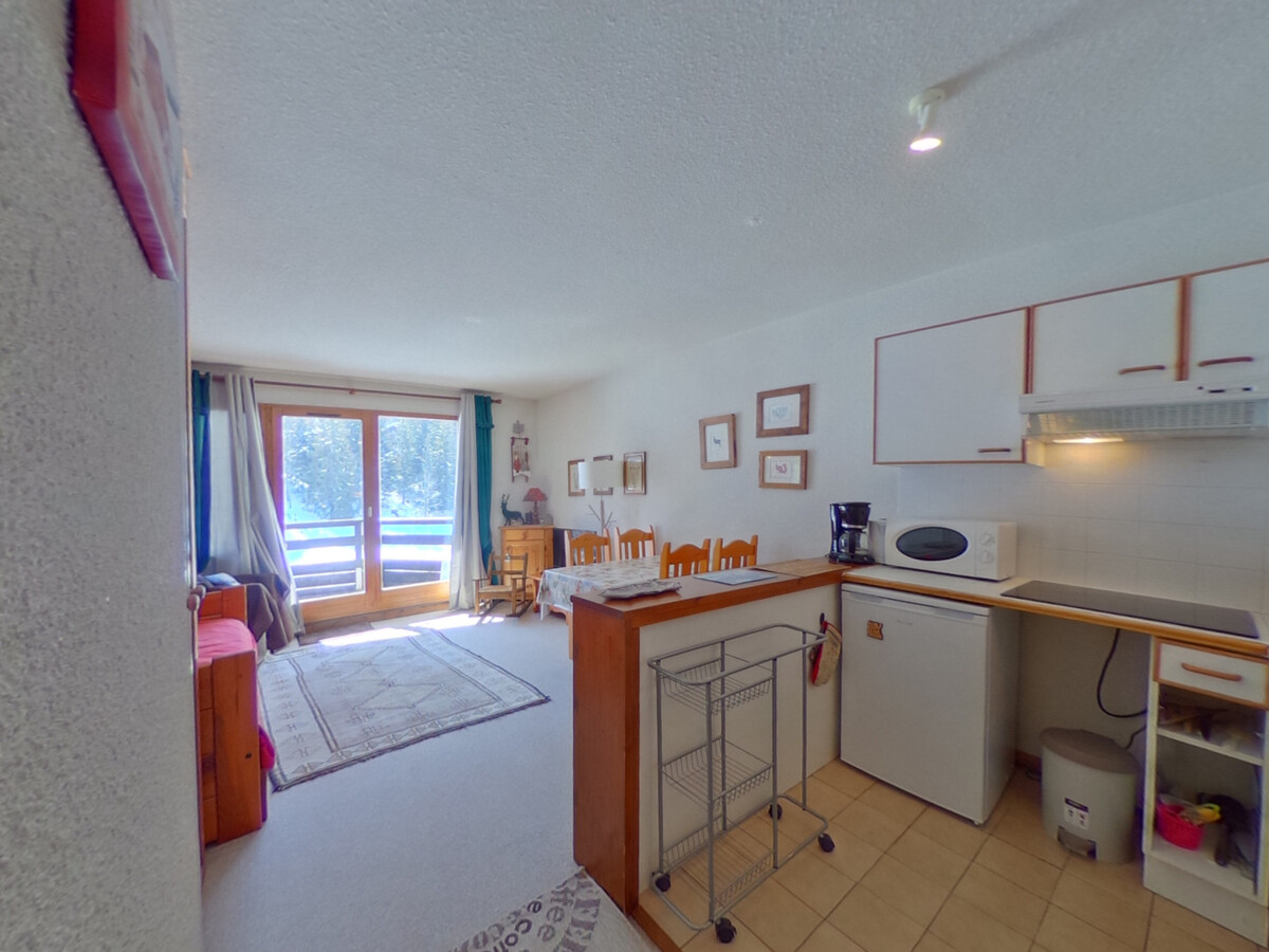 Studio skis aux pieds, balcon sud, parking inclus - Photo 4