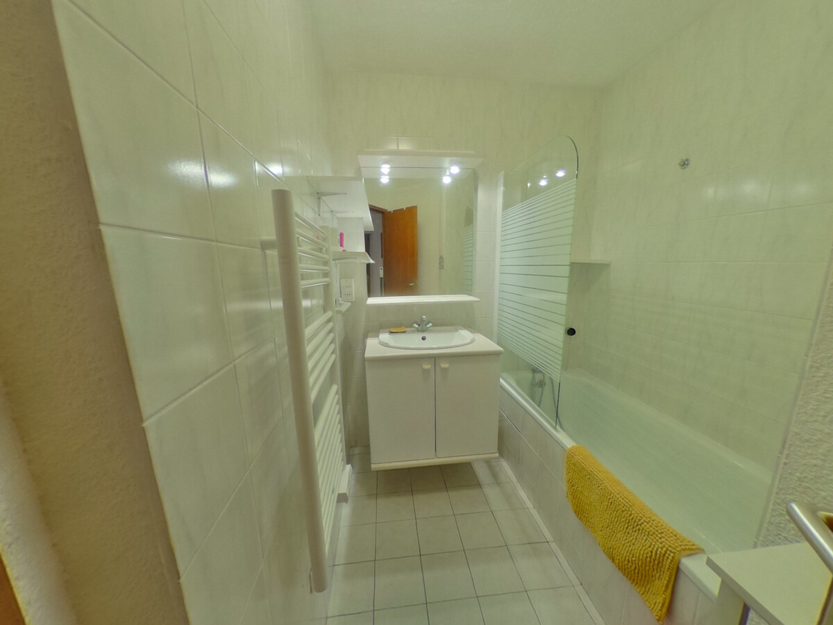 Studio skis aux pieds, balcon sud, parking inclus - Photo 7
