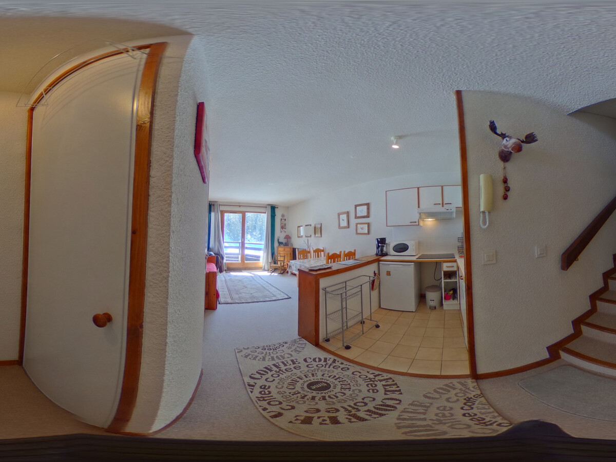 Studio skis aux pieds, balcon sud, parking inclus - Photo 9