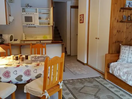 Location appartement à La Tania, Studio Skis aux Pieds, Sud, Parking, Animaux Acceptés