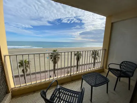 T2 front de mer avec balcon vue Méditerranée : photo 7