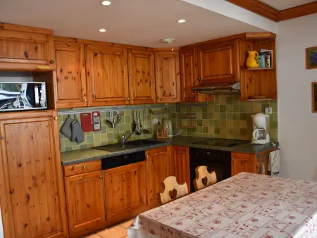 Appartement 3 pièces avec garage fermé, près du téléphérique : photo 3