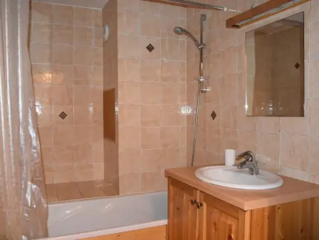 Appartement 3 pièces avec garage fermé, près du téléphérique : photo 7