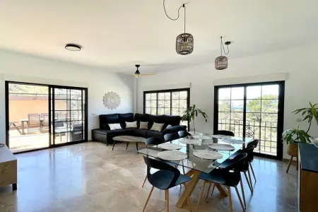 Location maison à Velilla Taramay, Villa à Velilla près de la plage avec piscine privée