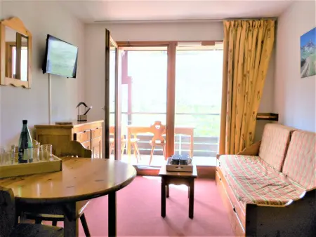 Location appartement à Le Corbier, Appartement T3 ski aux pieds, balcon, piscine
