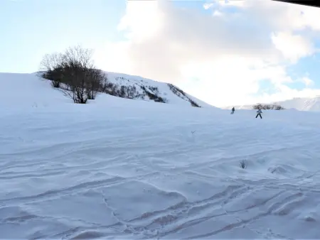 T3 ski aux pieds, balcon sud, piscine chauffée : photo 12