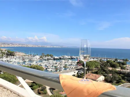 Location appartement à Villeneuve Loubet, Appartement 2 Pièces, 4 couchages avec terrasse et vue panoramique