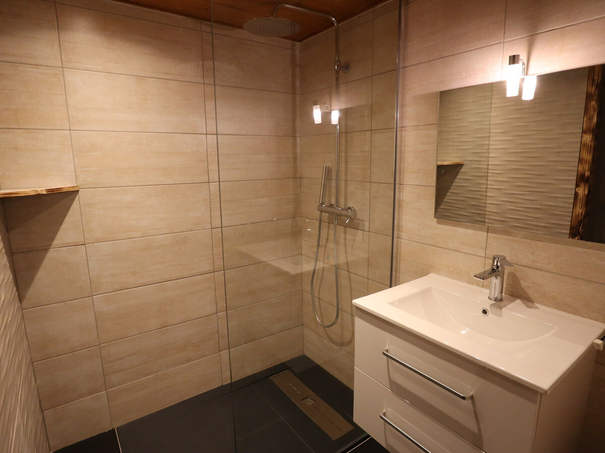 Studio rénové 21 m² aux pieds des pistes, balcon - Photo 5