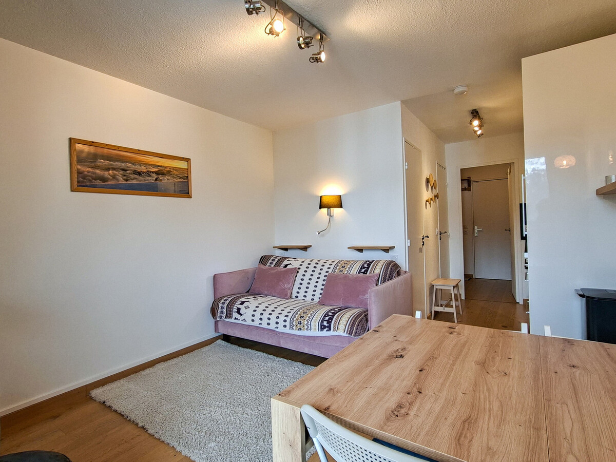 Studio cabine rénové 25m² balcon sud, proche pistes - Photo 2