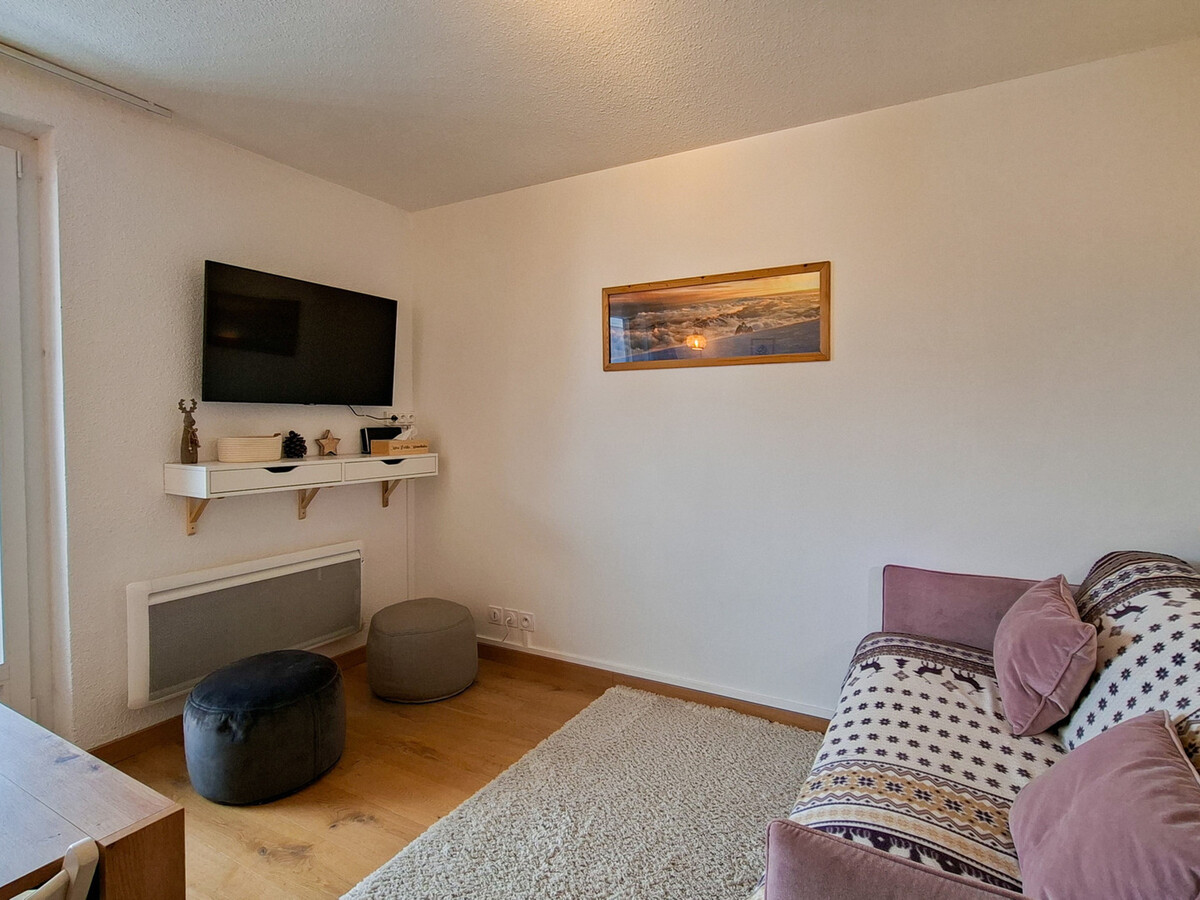 Studio cabine rénové 25m² balcon sud, proche pistes - Photo 3