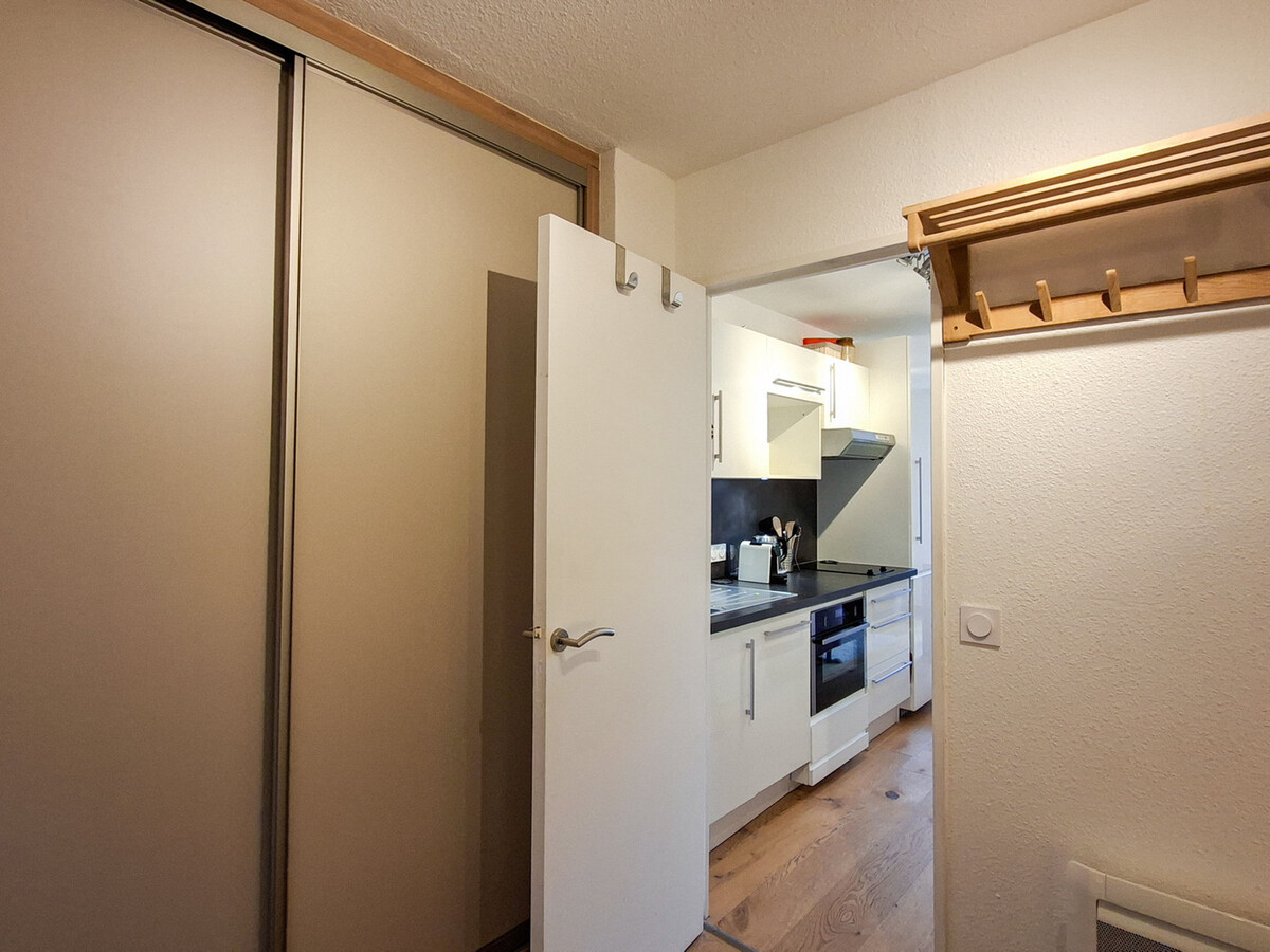 Studio cabine rénové 25m² balcon sud, proche pistes - Photo 10