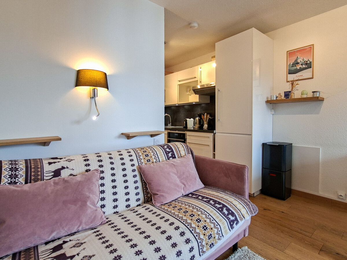 Studio cabine rénové 25m² balcon sud, proche pistes - Photo 11