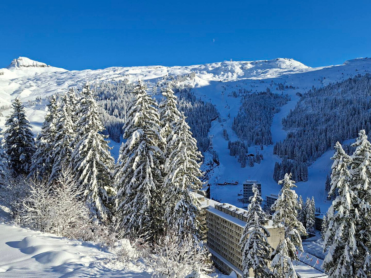 Studio cabine rénové 25m² balcon sud, proche pistes - Photo 12
