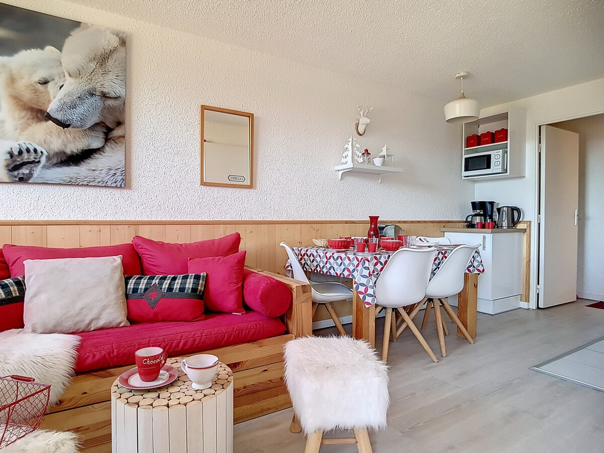 Appartement rénové 4 pers · Balcon Sud · Proche pistes et commerces - Photo 4