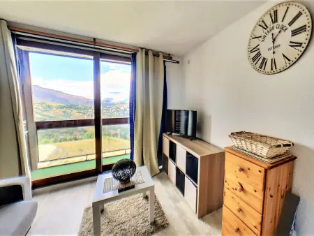 Studio 28m² skis aux pieds avec balcon et piscine : photo 3