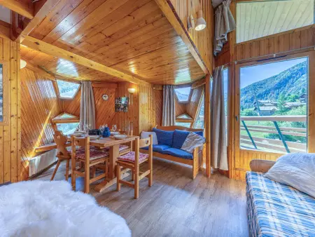 Location appartement à Val d'Isère, Appartement skis aux pieds avec mezzanine et WiFi